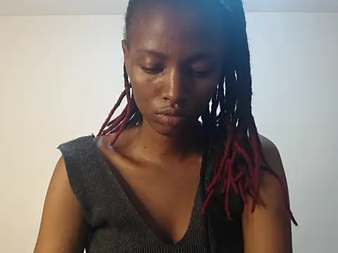 Snapshot of nanaswee chatting on 02.14.25 nanaswee online show from 02.14.25