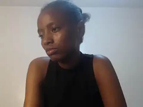 Snapshot of nanaswee chatting on 02.16.25 nanaswee online show from 02.16.25