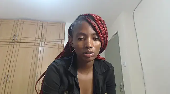 Snapshot of nanaswee chatting on 03.15.25 nanaswee online show from 03.15.25