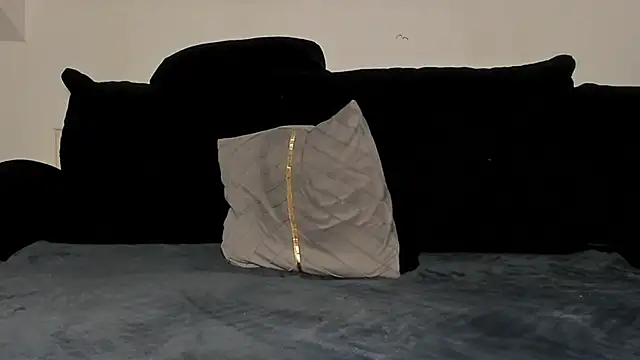 Snapshot of laurasommer chatting on 02.19.26 laurasommer online show from 02.19.26