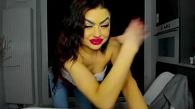Snapshot of aishahottie chatting on 02.11.25 aishahottie online show from 02.11.25