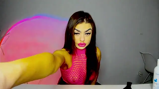 Snapshot of aishahottie chatting on 03.16.25 aishahottie online show from 03.16.25