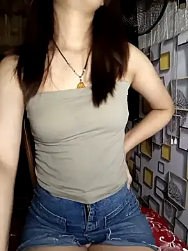 Snapshot of Girl20sexy chatting on 02.12.25 Girl20sexy online show from 02.12.25