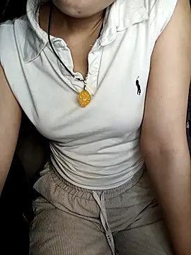 Snapshot of Girl20sexy chatting on 03.17.25 Girl20sexy online show from 03.17.25