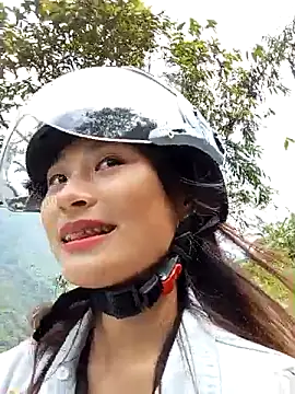 trieungoclnt online show from 10.17.25