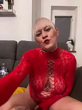 poussichienne online show from 12.10.24