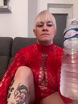 poussichienne online show from 12.15.24