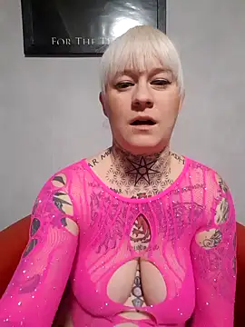 poussichienne online show from 11.07.25