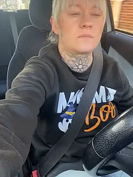 poussichienne online show from 12.18.25