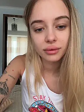 Snapshot of enjoy_my_beauty chatting on 06.30.26 enjoy my beauty online show from 06.30.26