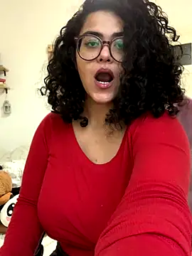 Curvydesifromgermany online show from 12.15.25