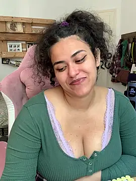 Curvydesifromgermany online show from 07.13.26