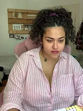 Curvydesifromgermany online show from 07.22.26