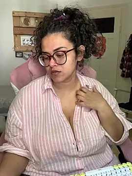 Curvydesifromgermany online show from 07.24.26