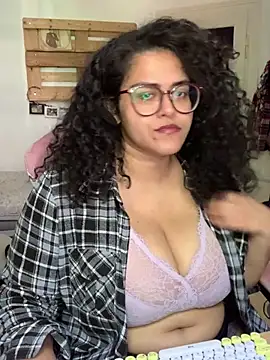 Curvydesifromgermany online show from 07.29.26