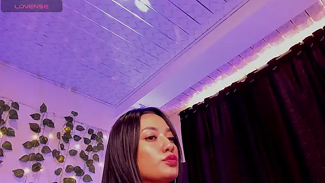 Snapshot of mariiana-diaz chatting on 01.09.25 mariiana-diaz online show from 01.09.25