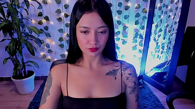 Snapshot of mariiana-diaz chatting on 03.07.25 mariiana-diaz online show from 03.07.25
