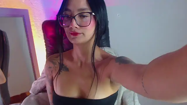 Snapshot of mariiana-diaz chatting on 05.20.26 mariiana-diaz online show from 05.20.26