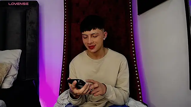 Snapshot of Steev_Novoa chatting on 12.07.24 Steev Novoa online show from 12.07.24