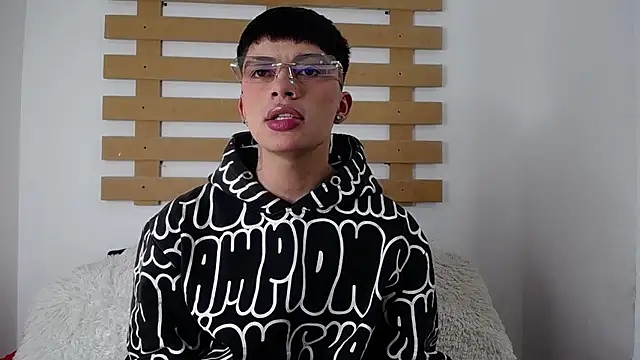 Snapshot of Steev_Novoa chatting on 01.26.25 Steev Novoa online show from 01.26.25