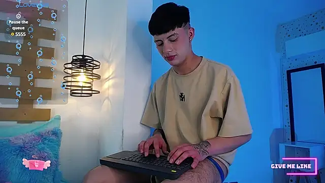 Snapshot of Steev_Novoa chatting on 02.22.25 Steev Novoa online show from 02.22.25