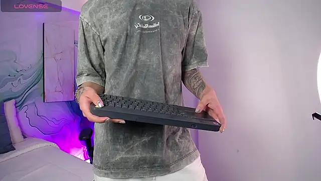 Steev Novoa online show from 04.12.26