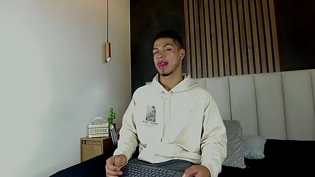 Snapshot of Ken-boy_ chatting on 02.03.25 Ken-boy online show from 02.03.25