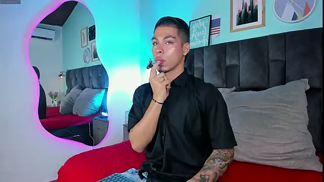 Snapshot of Ken-boy_ chatting on 02.05.25 Ken-boy online show from 02.05.25