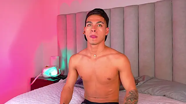 Snapshot of Ken-boy_ chatting on 02.27.25 Ken-boy online show from 02.27.25