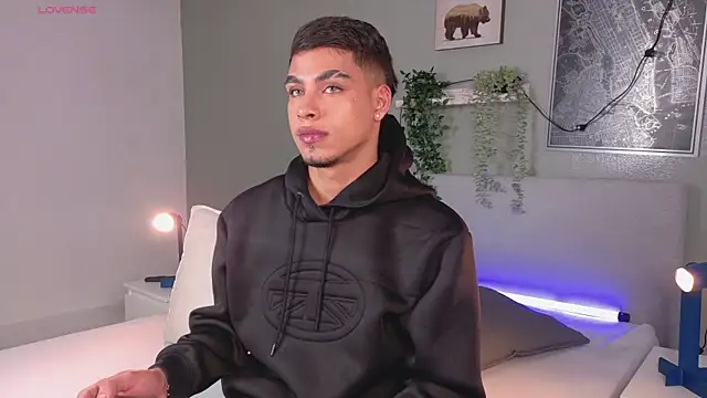 Snapshot of Ken-boy_ chatting on 09.09.25 Ken-boy online show from 09.09.25