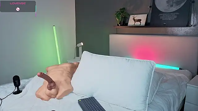 Snapshot of Ken-boy_ chatting on 10.25.25 Ken-boy online show from 10.25.25