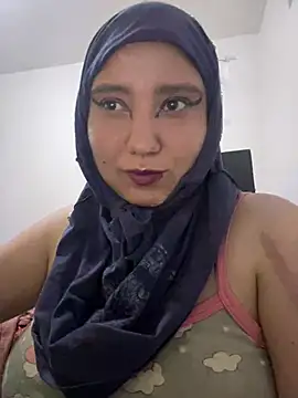 Snapshot of hannahayat chatting on 04.27.26 hannahayat online show from 04.27.26