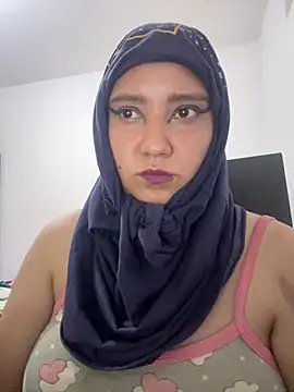 Snapshot of hannahayat chatting on 04.28.26 hannahayat online show from 04.28.26
