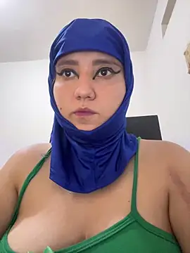 Snapshot of hannahayat chatting on 05.18.26 hannahayat online show from 05.18.26