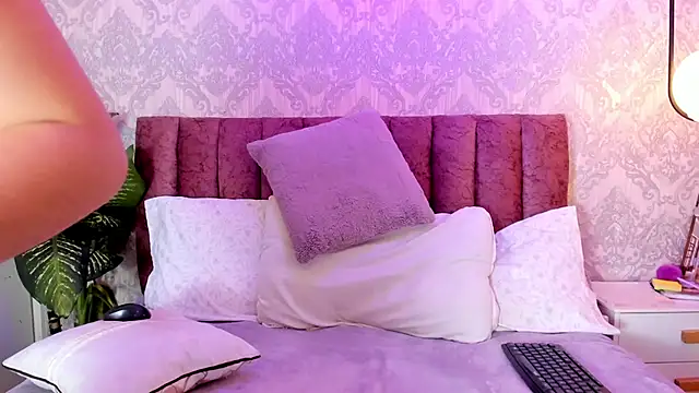 tiffany becker online show from 01.22.25