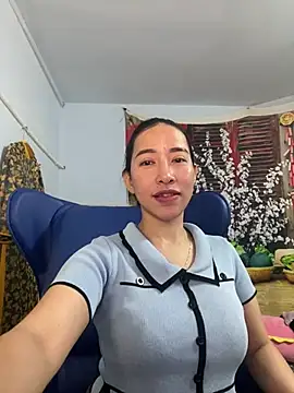 Snapshot of Cherry_6969 chatting on 02.04.25 Cherry 6969 online show from 02.04.25