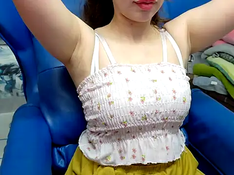 Snapshot of Cherry_6969 chatting on 10.10.25 Cherry 6969 online show from 10.10.25