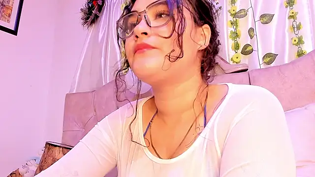 Snapshot of Chanelle_ chatting on 11.14.25 Chanelle online show from 11.14.25