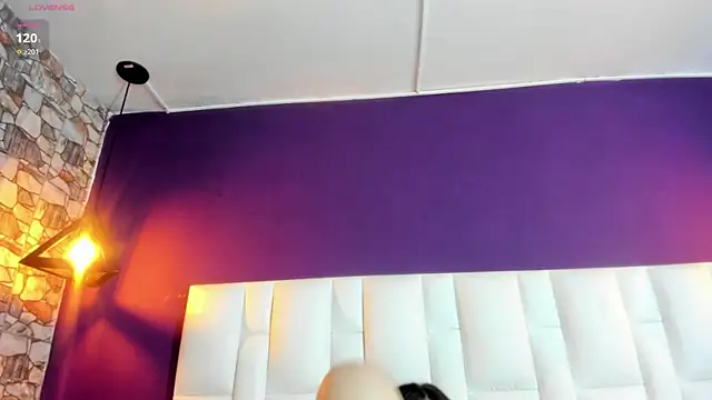 Snapshot of Antonella-Ray chatting on 03.22.25 Antonella-Ray online show from 03.22.25
