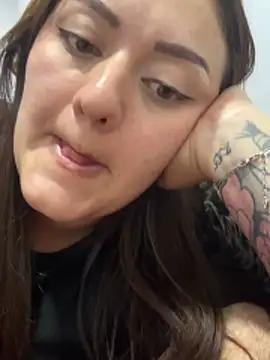 Snapshot of Sofiawilson_ chatting on 12.20.25 Sofiawilson online show from 12.20.25