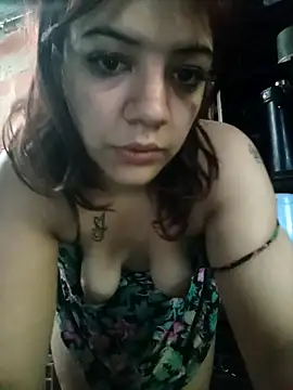 Snapshot of yani2526 chatting on 10.21.25 yani2526 online show from 10.21.25
