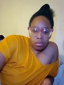 Snapshot of madamsensuale chatting on 01.27.25 madamsensuale online show from 01.27.25