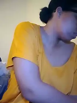 Snapshot of madamsensuale chatting on 02.05.25 madamsensuale online show from 02.05.25