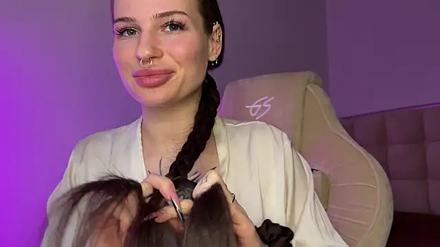 Snapshot of MarlynRobertsen chatting on 02.18.26 MarlynRobertsen online show from 02.18.26