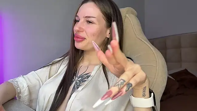 MarlynRobertsen online show from 04.13.26