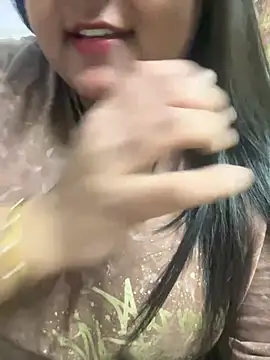 smile pretty online show from 02.25.25