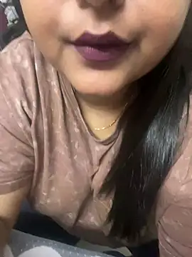 smile pretty online show from 02.25.25