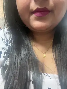 smile pretty online show from 02.28.25