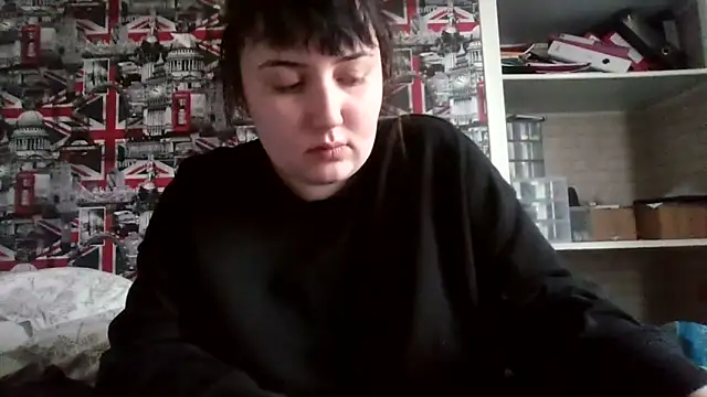 Lynylou online show from 10.19.25