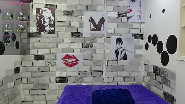 Snapshot of CasandraJones1 chatting on 12.02.24 CasandraJones1 online show from 12.02.24